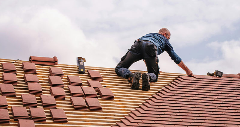 Cserépfedéses tetőszerkezetek: Évezredes bölcsesség a modern építészetben